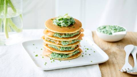 Pancakes met zalm en spinazie
