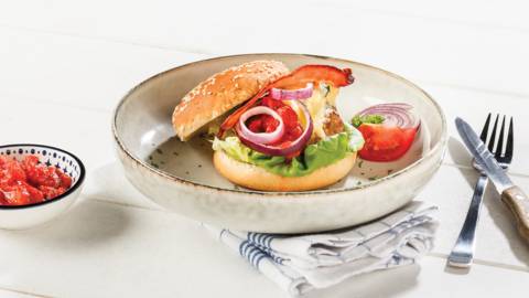 Hamburger met gorgonzola en spek