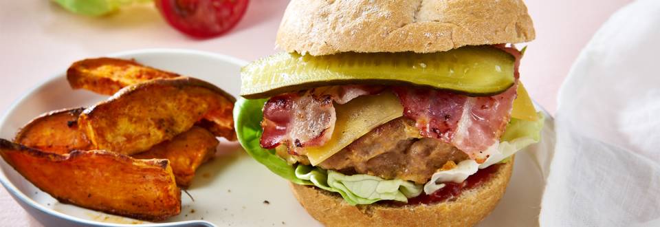 Homemade cheese-bacon-burger